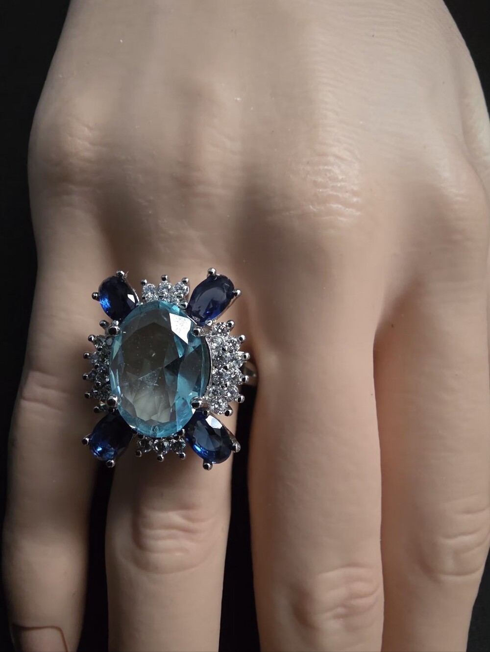 Swarovski Elements Blue Aqua Statement Cocktail Ring Size 8 Silver Tone
